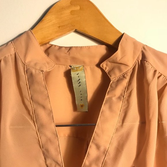 🌸FRANCESCAS SOFT PINK BLOUSE 🌸 - Picture 3 of 3